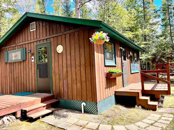 10493 Lake Dr, Hibbing, MN 55746