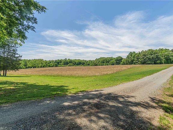 3rd image of 668 Link Rd