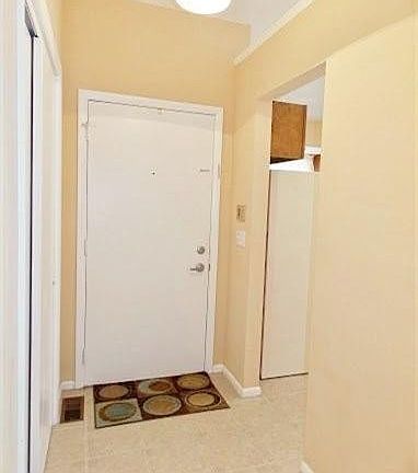 3rd image of 996 Crisfield Dr