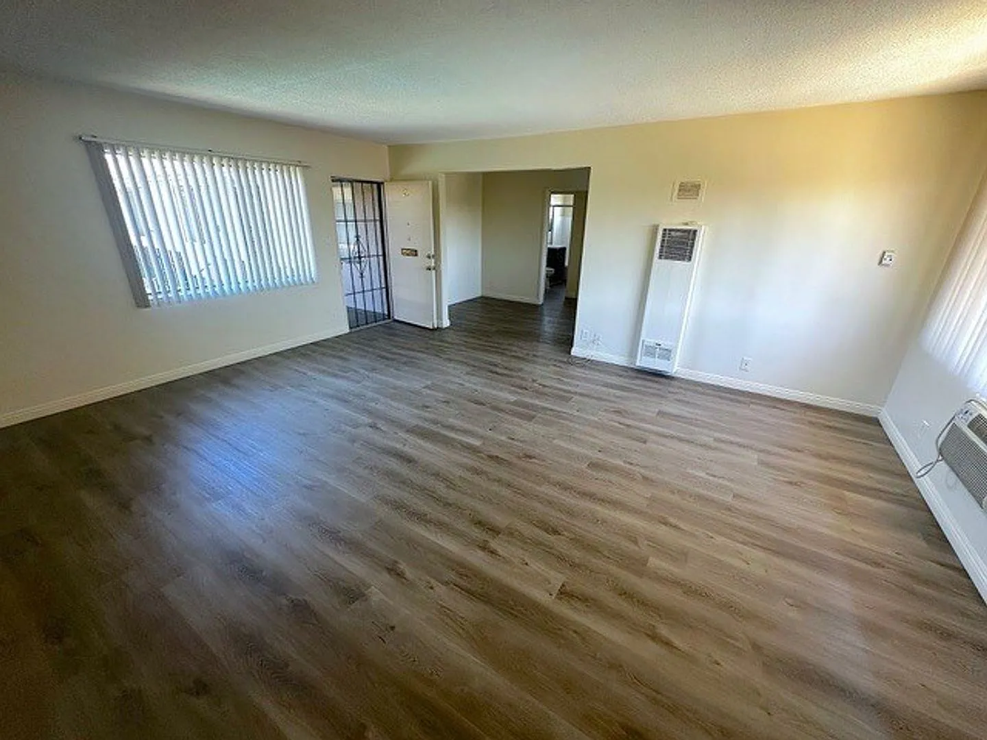 10259 Tujunga Canyon Blvd., Tujunga — Photo 2