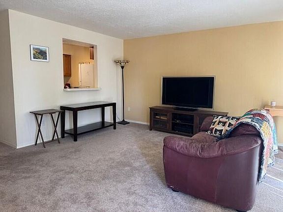 3rd image of 1000 Mineral Way Unit 2