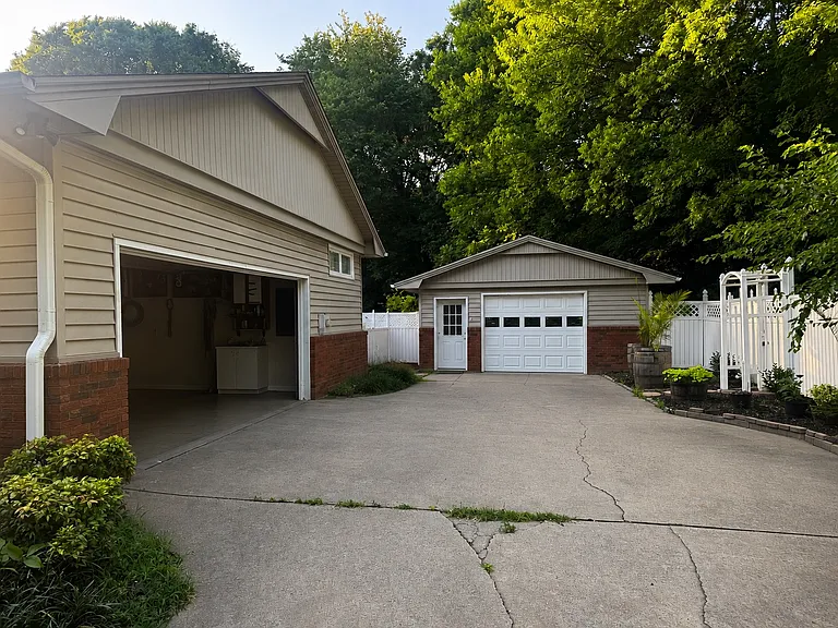 2016 Carol Dr — Photo 12