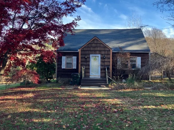 8 Wintonbury Road, Simsbury, CT 06070