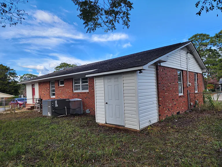 230 Vineland Dr — Photo 24
