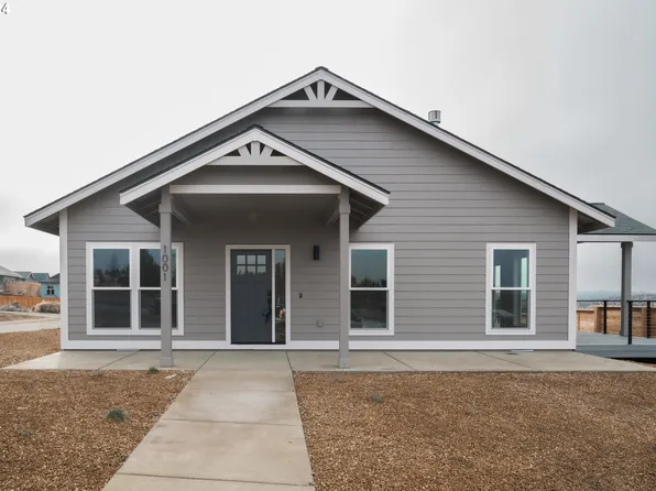 1001 SE Greenleaf Ln, Madras, OR 97741