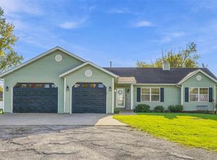 2166 Stewart Dr, Washington, IA 52353