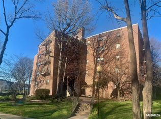 501 Linwood Dr #4, Fort Lee, NJ