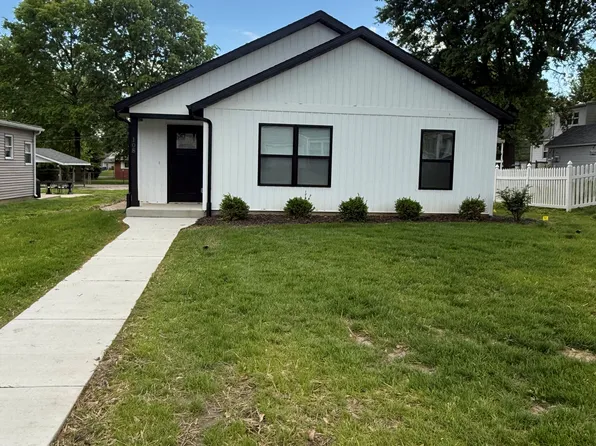 108 W Throp St, Troy, IL 62294