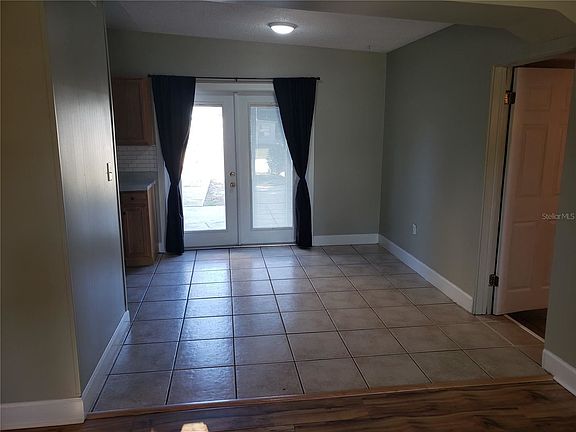 4th image of 1100 Jamela Dr #A