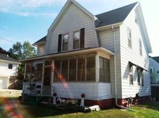 300 3rd St, Hartford, WI 53027