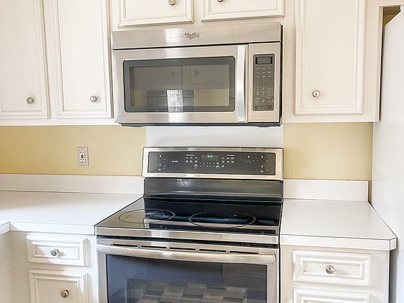 5th image of 715 Dunleith Ln