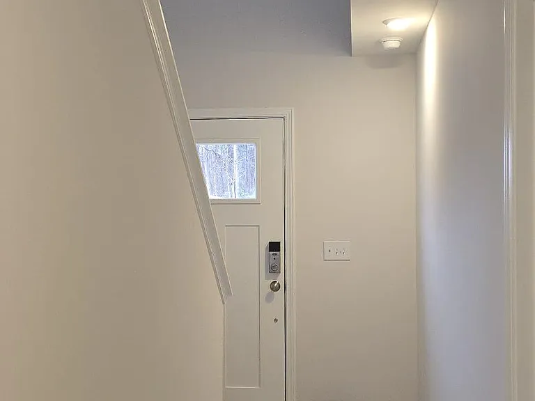 2324 Donnelly Hills Ln — Photo 3