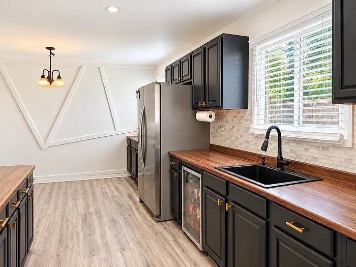 3 bed, 2.0 bath, 1203 sqft, $2,595 — Photo 4