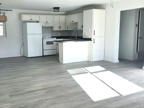 3rd image of 527 W Main St #40