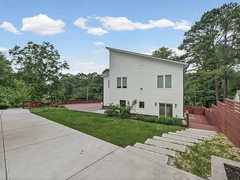 2045 Glenwood Ave SE — Photo 39
