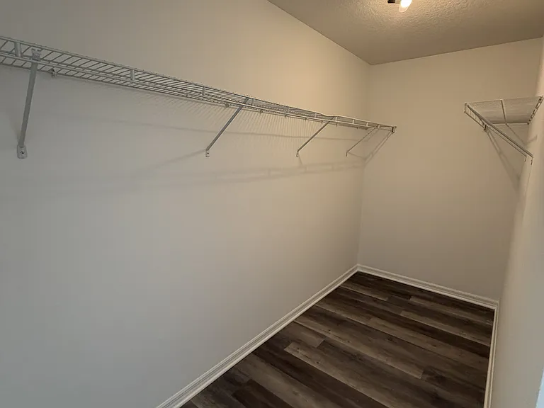 701 Cresting Oak Cir — Photo 18