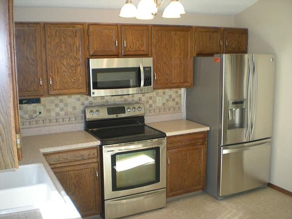 2nd image of 1718 Linden St