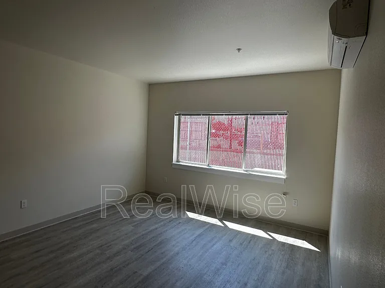 1935 Table Rock Rd #4 — Photo 9