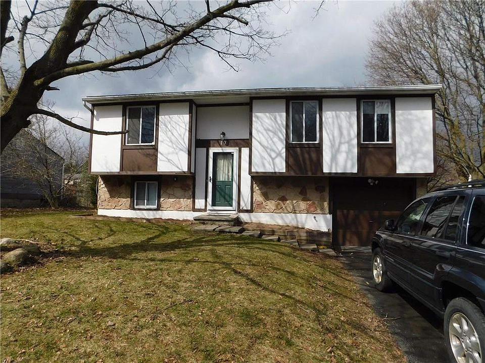 1st image of 17 Coachlight Cir
