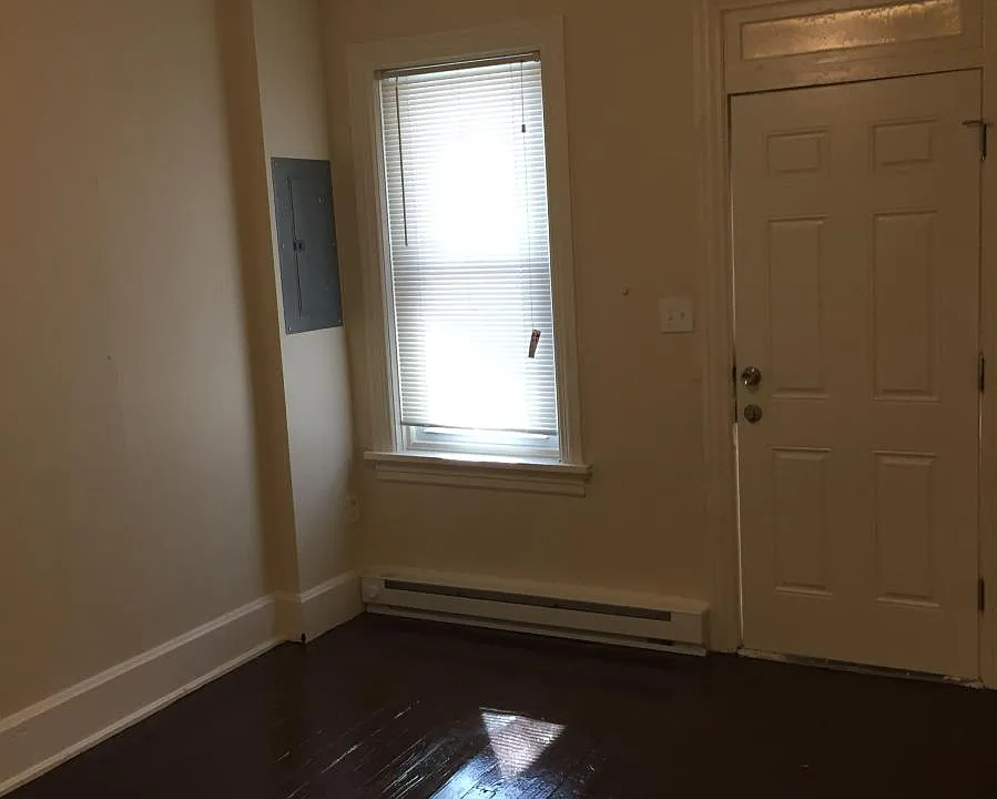 633 Emerald B Back Bedroom 2nd Floor_03312016