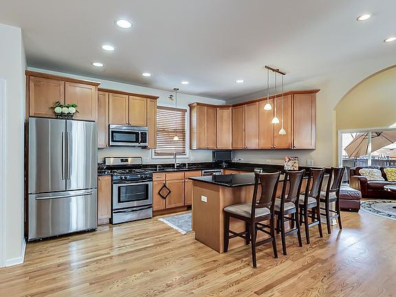 5th image of 7916 W Altgeld St