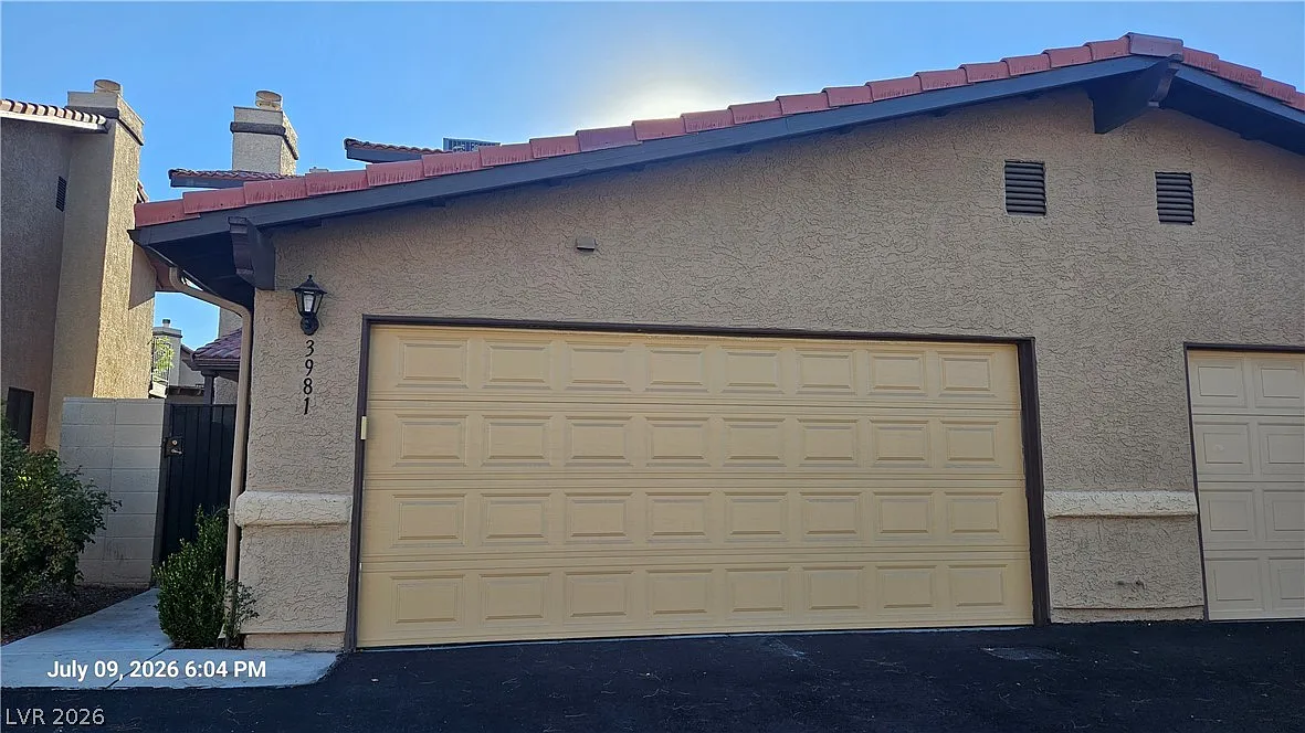 3 bed, 2.5 bath, 1631 sqft, $1,800 — Photo 1