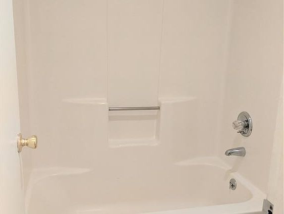 4th image of 3818 Staffordshire Ln