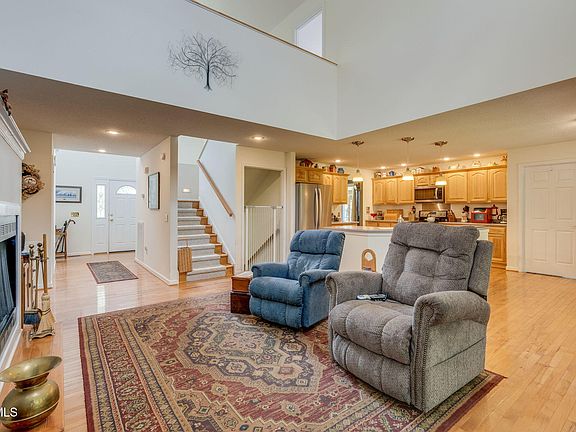 12th image of 490 Cockatiel Rd