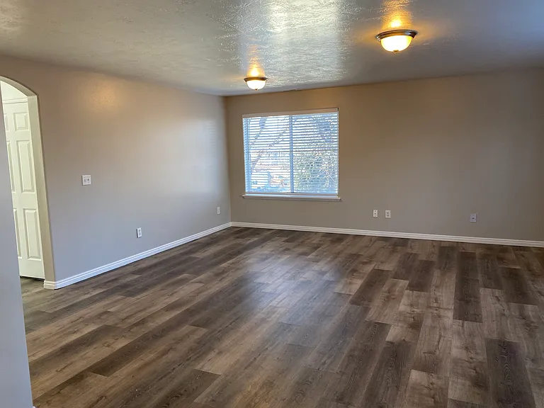 342 E 800 N #210 — Photo 16