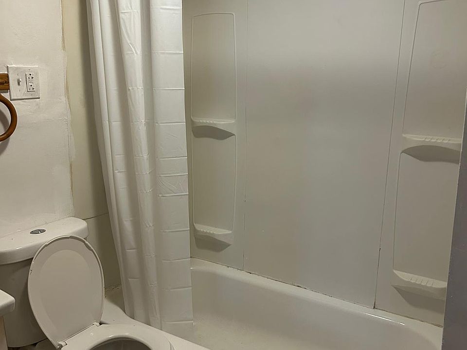 1st image of 267 Bissell Ave APT 3