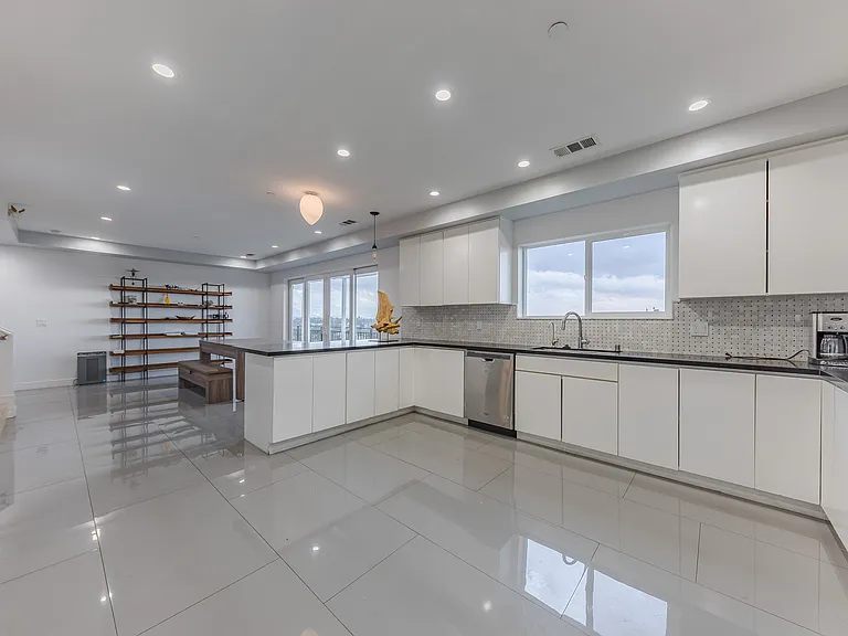 4240 Barrett Rd — Photo 12