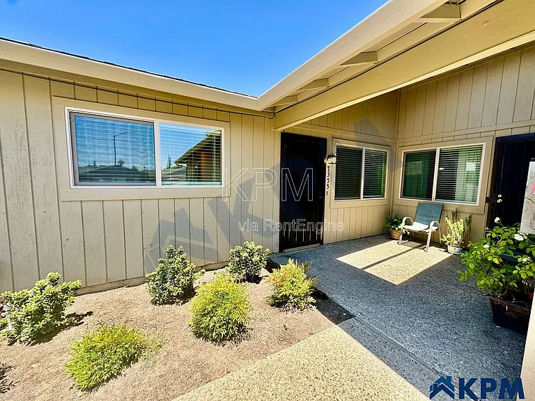 7355 Kelley Dr — Photo 3