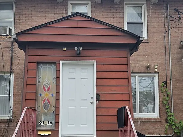 91-15 91st St, Woodhaven, NY 11421