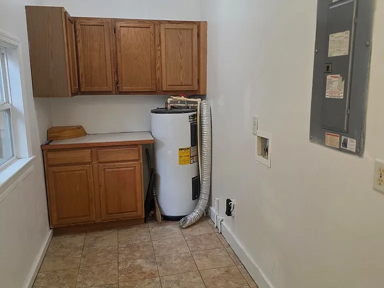 2675 Ernest St — Photo 11