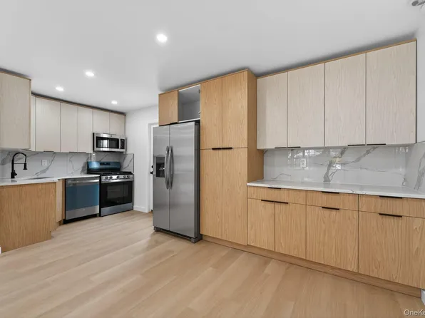 114-25 200th Street, Saint Albans, NY 11412