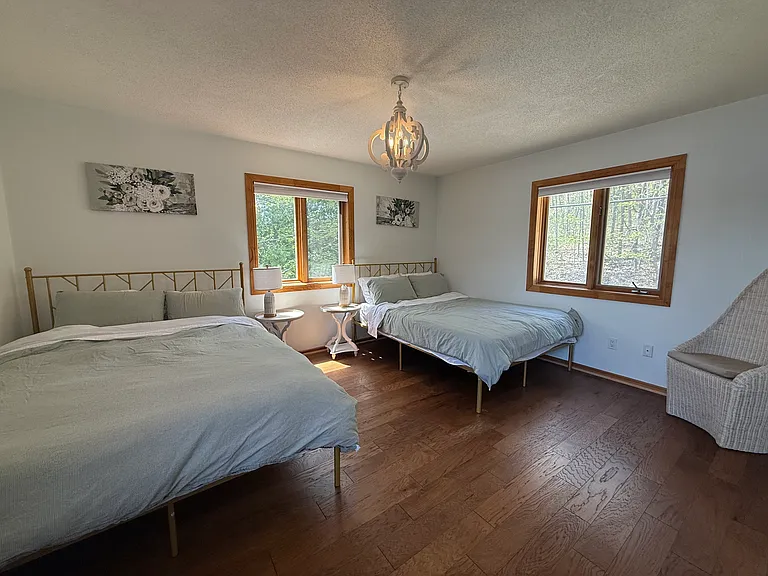Bedroom 2 with 2 queen beds