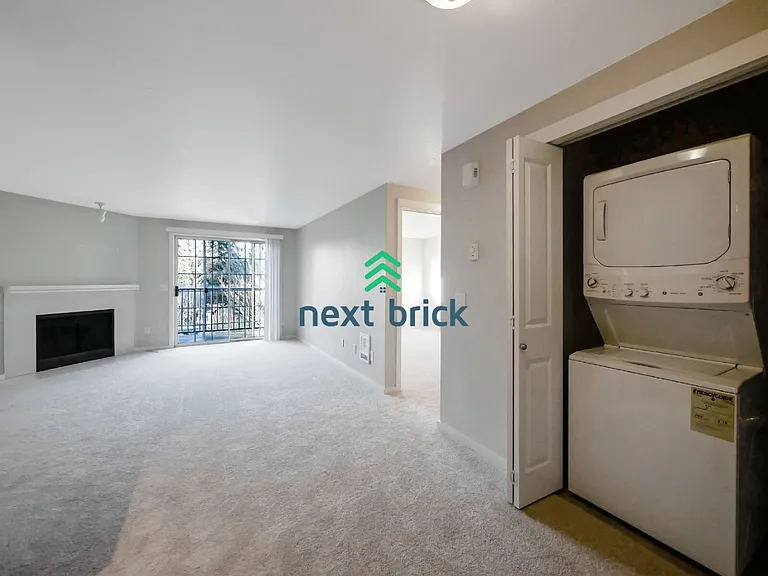 224 9th St #G301 — Photo 8