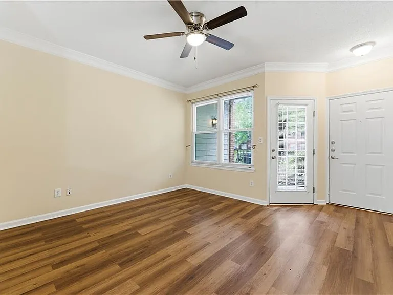 245 Amal Dr SW #2007 — Photo 5
