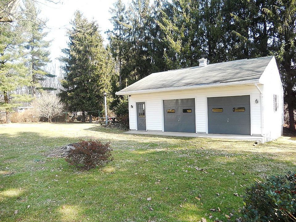 2nd image of 2741 Murkle Rd