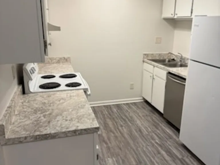 3404 Dill St NE #409 — Photo 2