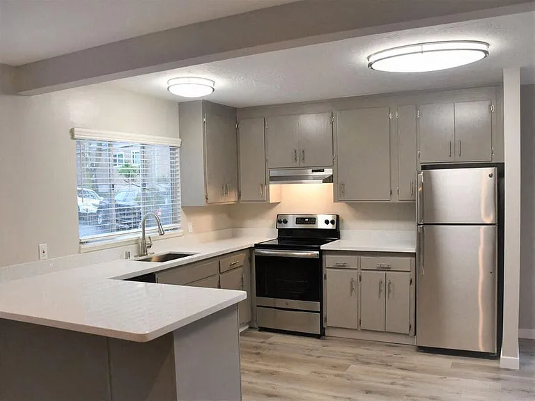 Trailhead Apartments at Tam Junction — Photo 7