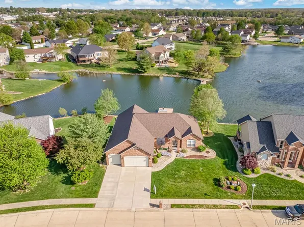 1008 W Fallen Lake Dr, Waterloo, IL 62298