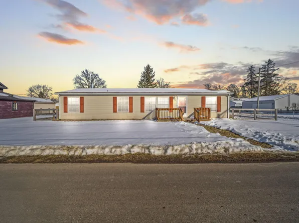 139 Myers Ave, Buckeye Lake, OH 43008