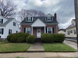 387 Sharon St, Providence, RI 02908