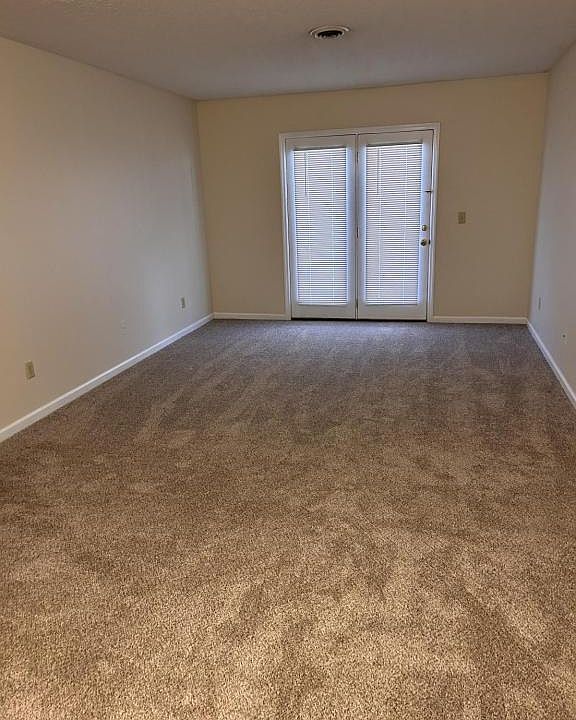 1st image of 305 Far Side Dr APT 12