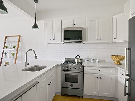 4th image of 1229 Putnam Ave #4A