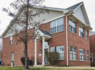 1 Wolcott Ct, Elmhurst, IL 60126