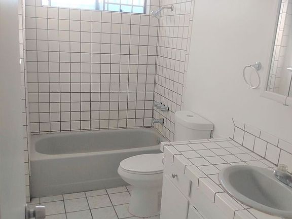 5th image of 1528 W 60th St APT 3