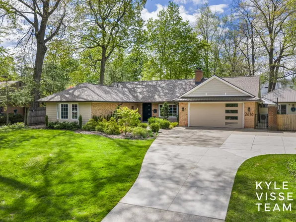 2616 Elmwood Dr SE, East Grand Rapids, MI 49506