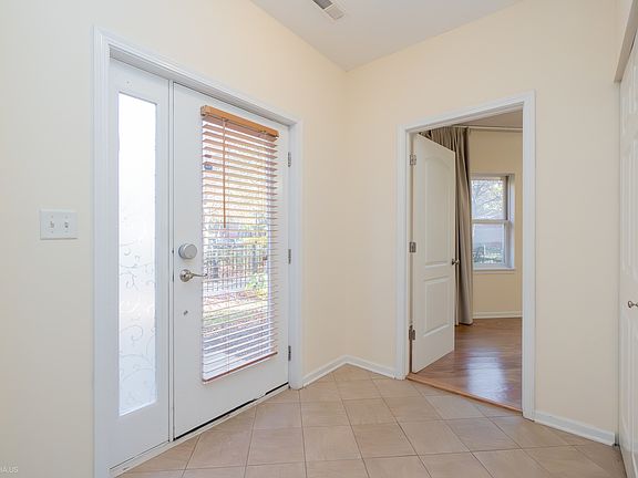 3rd image of 931 W College Pkwy #931